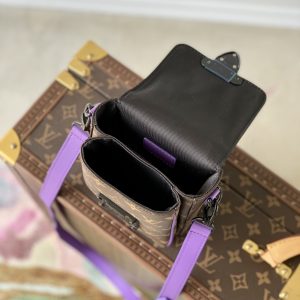 Louis Vuitton S-Lock Vertical Wearable Handbag-12*19*7CM - Image 6