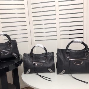 Balenciaga Graffiti Classic City(4 size avaible) - Image 1