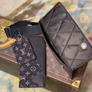 Louis Vuitton Trio Handbags- M81013-22*17*1CM - Image 8