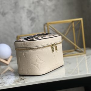 Louis Vuitton Cosmetic Bag-20*13.5*12CM - Image 3