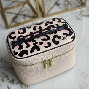 Louis Vuitton Cosmetic Bag-20*13.5*12CM - Image 6