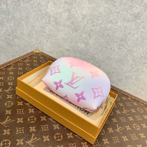Louis Vuitton Cosmetic Bag-19*12*6CM - Image 3