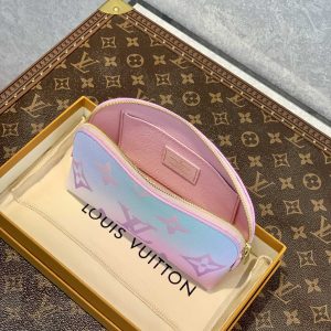 Louis Vuitton Cosmetic Bag-19*12*6CM - Image 4