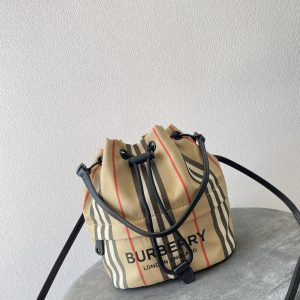 Burberry Bucket-18X19.5CM - Image 2