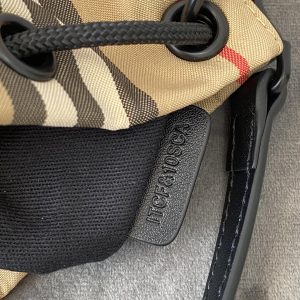 Burberry Bucket-18X19.5CM - Image 9