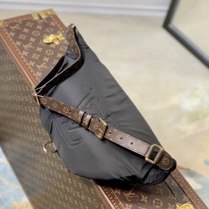 Louis Vuitton Pillow Maxi Bum Bag-44 x 24 x 7CM - Image 3