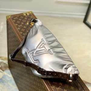 Louis Vuitton Pillow Maxi Bum Bag-44 x 24 x 7CM - Image 3