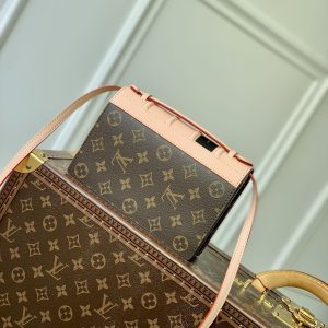 Louis Vuitton Book Chain Wallet-20 x 14 x 4CM - Image 3