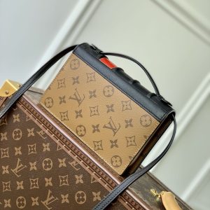 Louis Vuitton Book Chain Wallet-20 x 14 x 4CM - Image 2