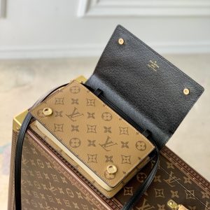 Louis Vuitton Book Chain Wallet-20 x 14 x 4CM - Image 5