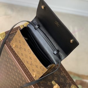 Louis Vuitton Book Chain Wallet-20 x 14 x 4CM - Image 9