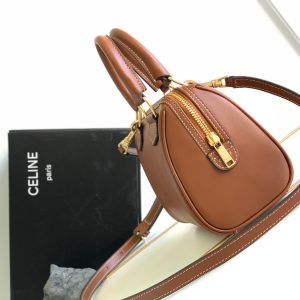Celina 2023SS Cuir Triomphe Bag-19.5 X 14 X 7CM - Image 2