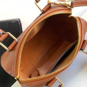 Celina 2023SS Cuir Triomphe Bag-19.5 X 14 X 7CM - Image 8