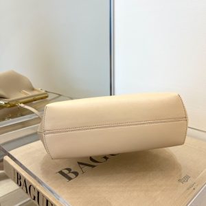 Fendi First Bag-26*18*9.CM - Image 8