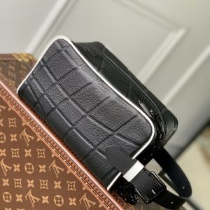 Louis Vuitton Cloakroom Dopp Kit Pouch-15 x 24 x 15CM - Image 2