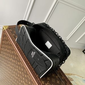 Louis Vuitton Cloakroom Dopp Kit Pouch-15 x 24 x 15CM - Image 7