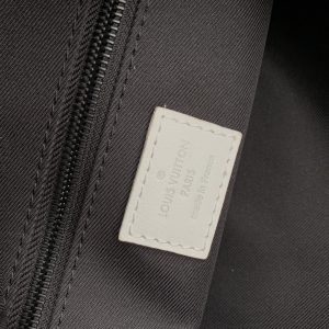 Louis Vuitton Cloakroom Dopp Kit Pouch-15 x 24 x 15CM - Image 8