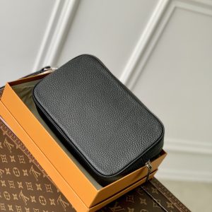 Louis Vuitton Pochette Kasai -25 x 15.5 x 6.5 CM - Image 2