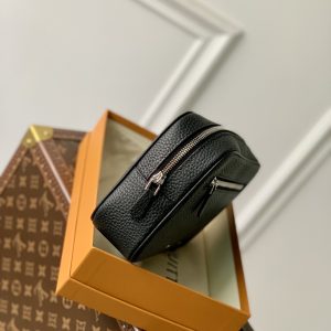 Louis Vuitton Pochette Kasai -25 x 15.5 x 6.5 CM - Image 3