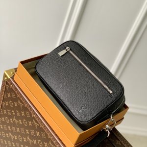 Louis Vuitton Pochette Kasai -25 x 15.5 x 6.5 CM - Image 1
