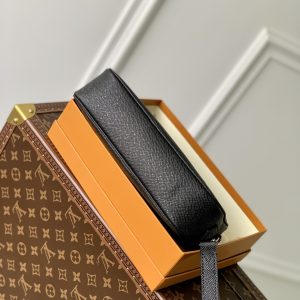 Louis Vuitton Pochette Kasai -25 x 15.5 x 6.5 CM - Image 4