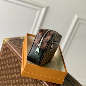 Louis Vuitton Pochette Kasai -25 x 15.5 x 6.5 CM - Image 3