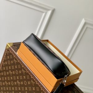 Louis Vuitton Pochette Kasai -25 x 15.5 x 6.5 CM - Image 5