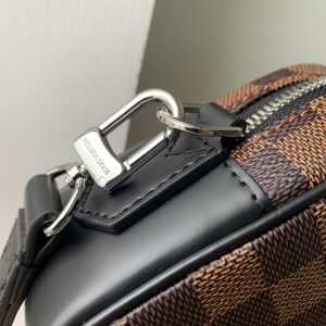 Louis Vuitton Pochette Kasai -25 x 15.5 x 6.5 CM - Image 4