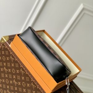Louis Vuitton Pochette Kasai -25 x 15.5 x 6.5 CM - Image 6