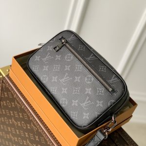 Louis Vuitton Pochette Kasai -25 x 15.5 x 6.5 CM - Image 1