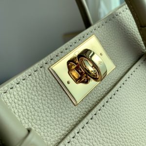 Louis Vuitton On My Side Tote Bag-25*20*12CM - Image 5
