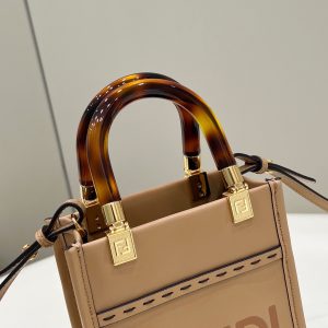 Fendi Mini Tote Bag-13*18*6.5CM - Image 4