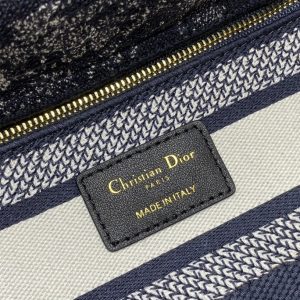 Lady Diro Handle Bag-24CM - Image 9