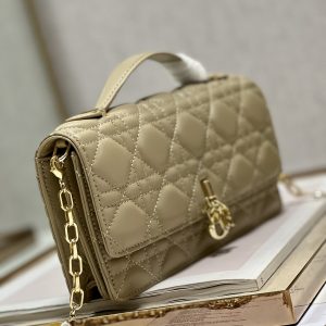 Lady Diro Bag-21 x 11.5 x 4.5cCM - Image 3