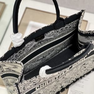 Diro Book Tote - Image 8