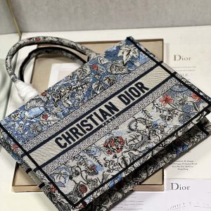 Diro Book Tote - Image 11
