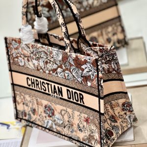 Diro Book Tote - Image 4