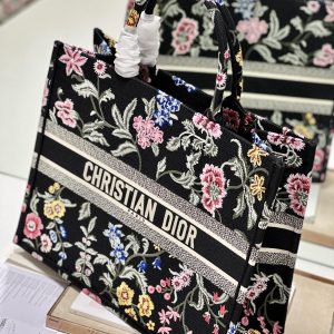 Diro Book Tote - Image 4