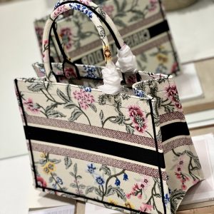 Diro Book Tote - Image 6