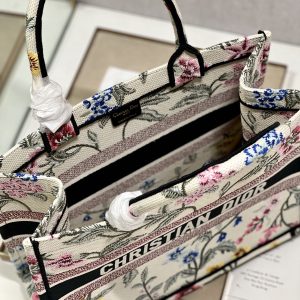Diro Book Tote - Image 8