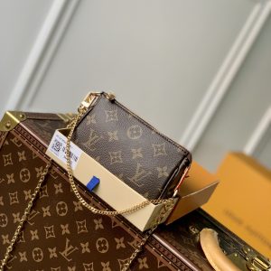 Louis Vuitton Pochette-M82510-15.5*10.5*4CM - Image 1