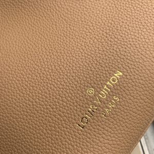Louis Vuitton On My Side Tote Bag-M21569-30.5*24.5*14CM - Image 9