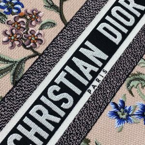 Diro Book Tote - Image 3