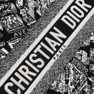 Diro Book Tote - Image 3