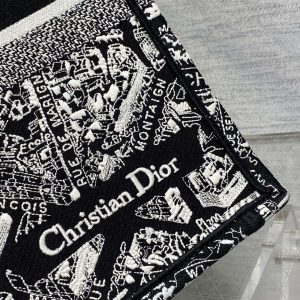 Diro Book Tote - Image 4