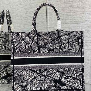Diro Book Tote - Image 5
