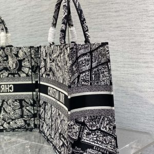 Diro Book Tote - Image 7