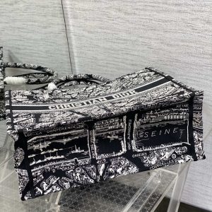 Diro Book Tote - Image 8