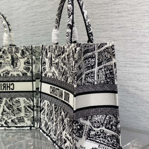 Diro Book Tote - Image 7