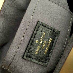 Louis Vuitton M46544 Monogram Clutch -28*14*10CM - Image 9